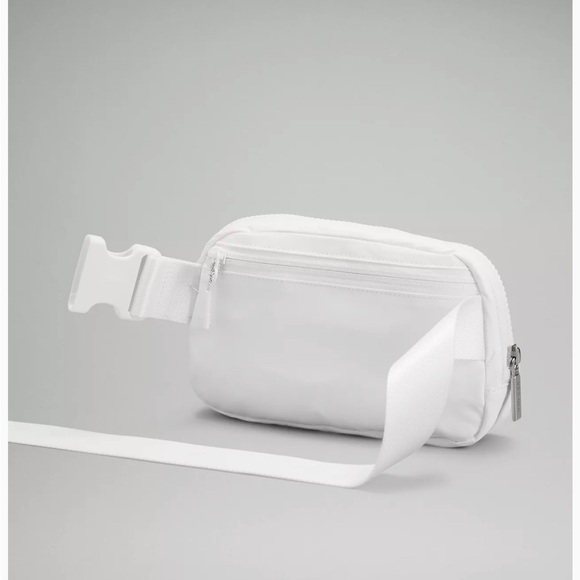 NWT LULULEMON WHITE BELT BAG - Picture 4 of 7